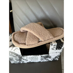 Women's Jenni Beige Fuzzy Cross-Strap Slippers XL (11-12)